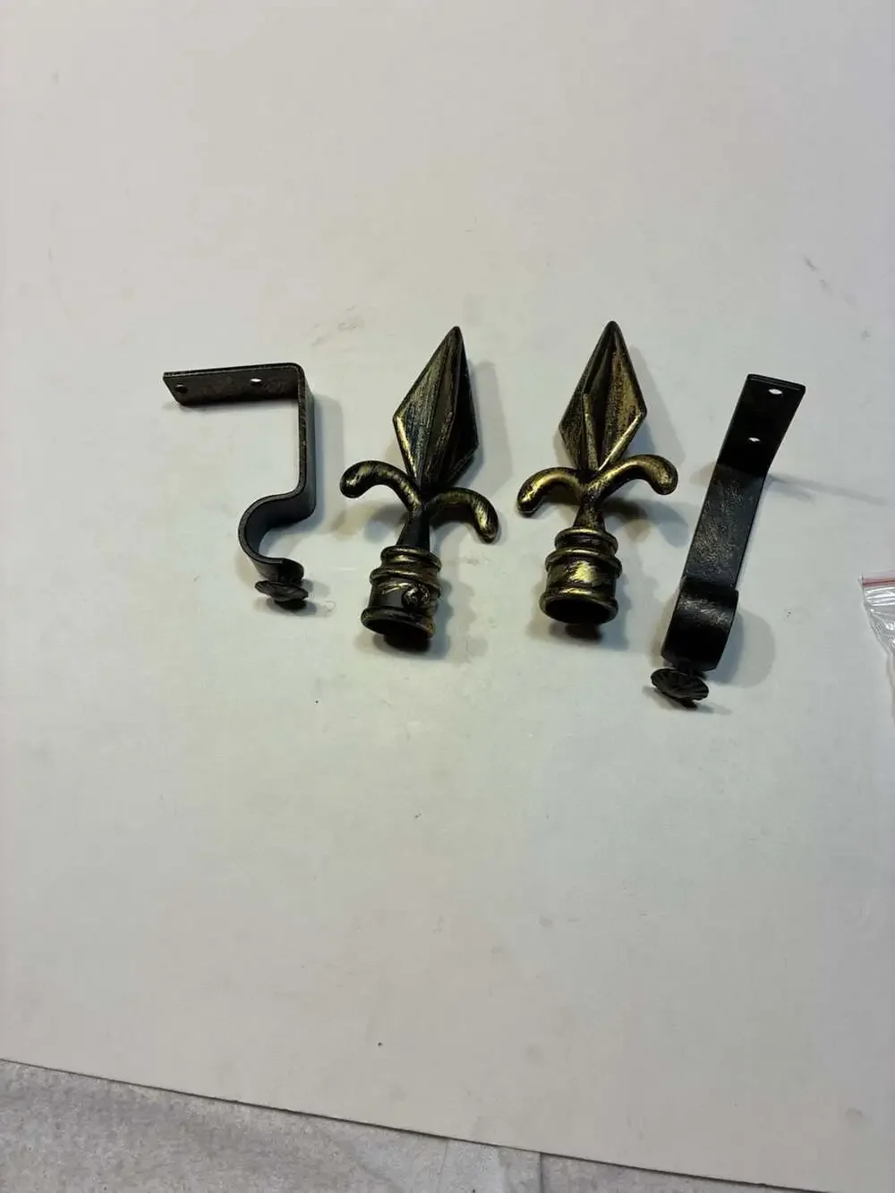 Gould Spear Design Fleur de Lis Curtain Rod Finial and Bracket Set Antique Gold